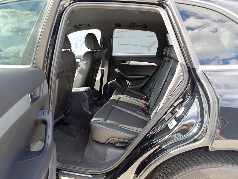Audi Q5 2.0TDI QUATTRO S-LINE ČR - fotka 14 z 31