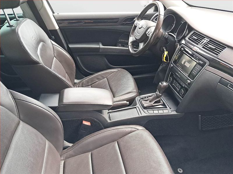 Škoda Superb (2013) Laurin&Klement 2.0 TDI - fotka 9 z 18