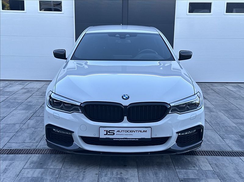 BMW Řada 5 3,0 530d 265PS  M Performance - fotka 3 z 54