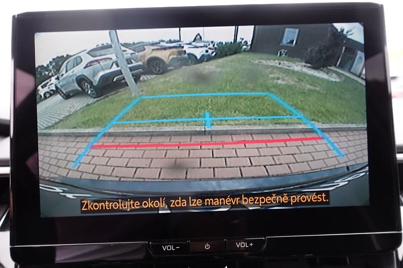 Toyota Corolla 2,0 HEV GR SPORT Dynamic JBL - fotka 25 z 33