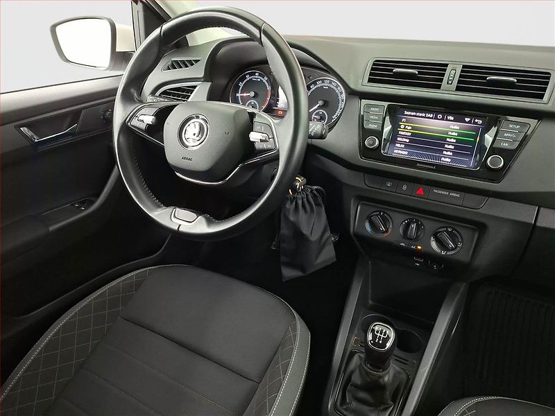 Škoda Fabia (2022) Ambition 1.0 TSI, ČR,1.maj - fotka 7 z 16