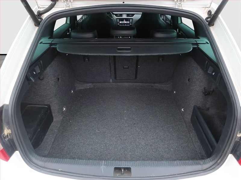 Škoda Octavia (2014) RS 2.0 TDI, Automat, Navi - fotka 13 z 16