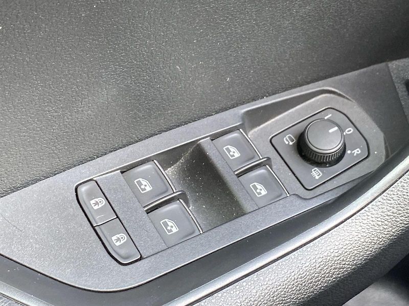 Škoda Karoq (2018) 1.5 TSI DSG Style + - fotka 22 z 40