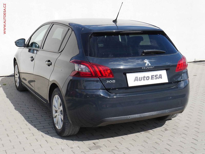 Peugeot 308 (2019) 1.2PT, AC, park.asist - fotka 6 z 20