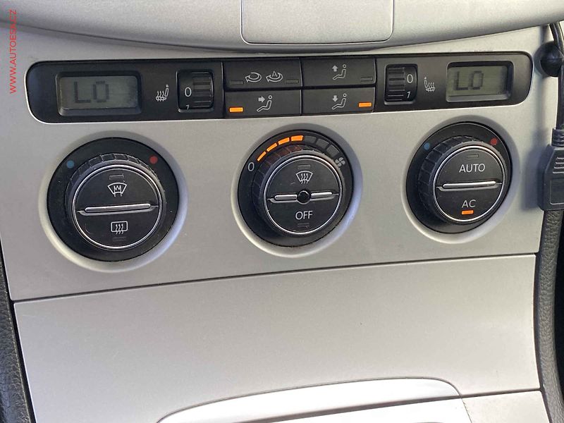 Volkswagen Passat (2009) 2.0TDi, 2.maj, Bixenon, AC - fotka 15 z 19