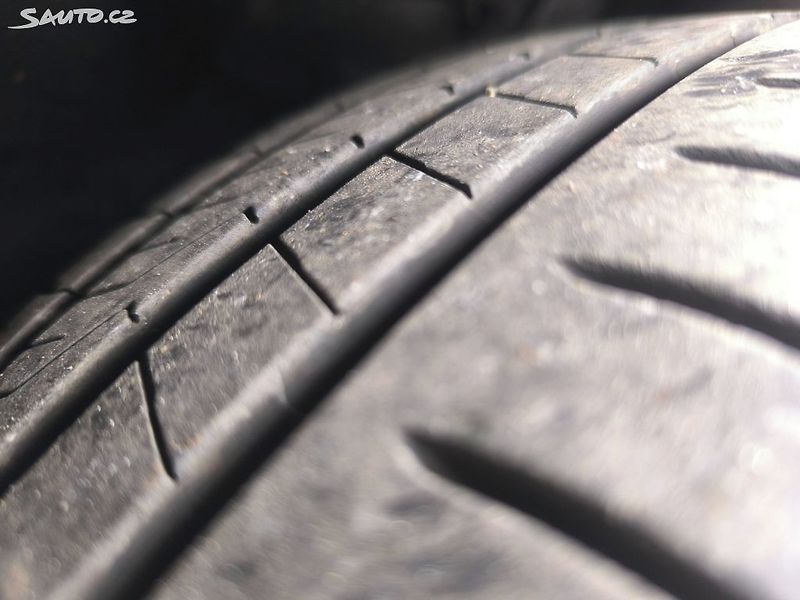 Kia Rio KRÁSNÁ,75T.KM,1MAJ48LET,VÝBAVA - fotka 18 z 23