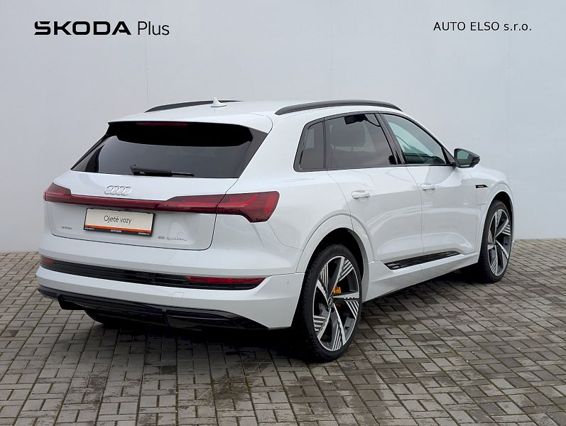 Audi e-tron (2021) S-Line 55 Quattro - fotka 2 z 30