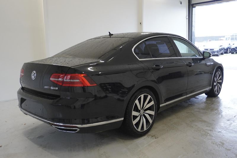 Volkswagen Passat 2,0 TSI 162kW DIGITAL, AUTOMAT - fotka 5 z 28