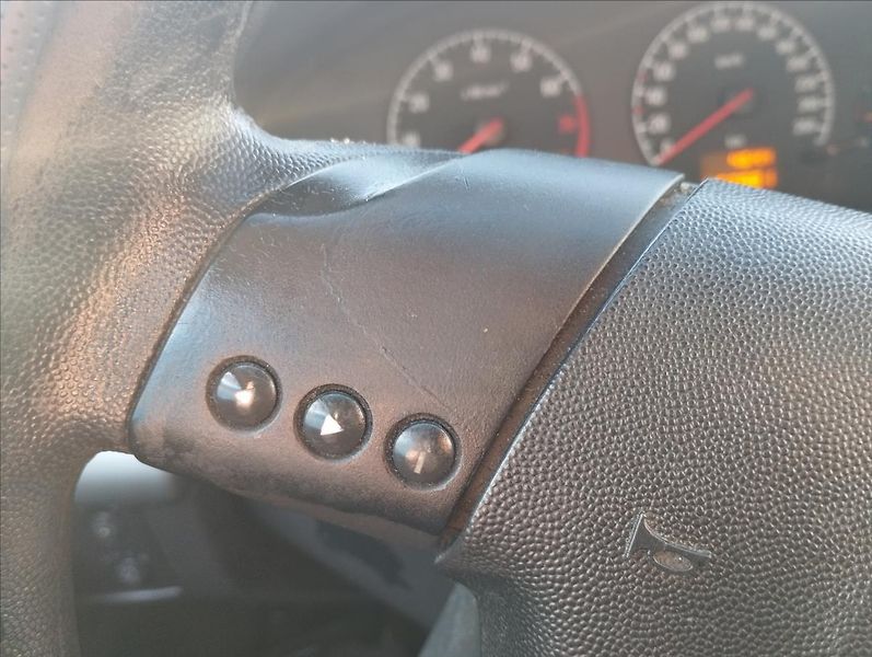 Opel Vectra 1,8 i 90KW - fotka 13 z 16