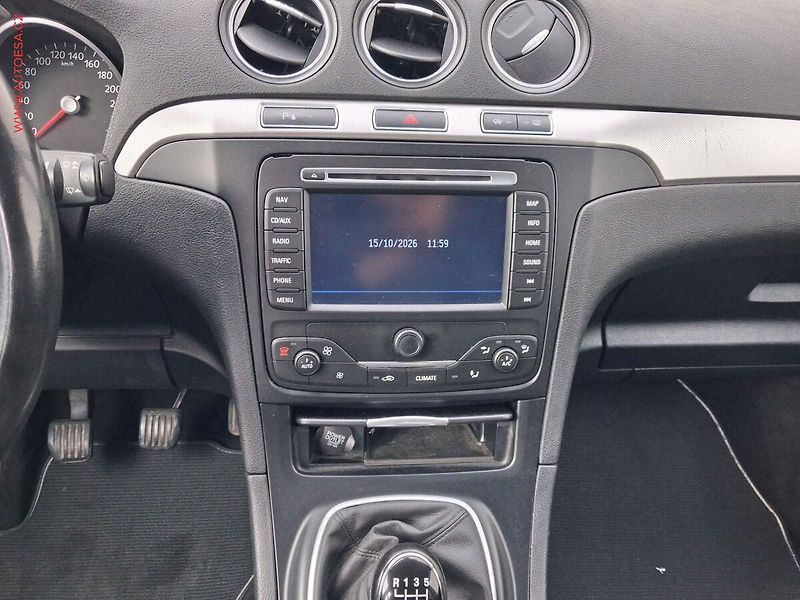 Ford Galaxy (2014) 2.0 TDCi, Business, navi, TZ - fotka 12 z 17