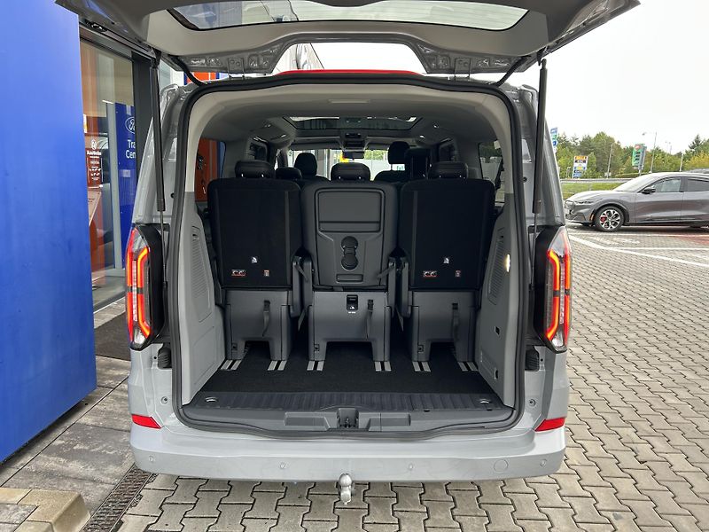Ford Tourneo Custom Titanium X L2 2.0EcoBlue 125kW - fotka 9 z 37