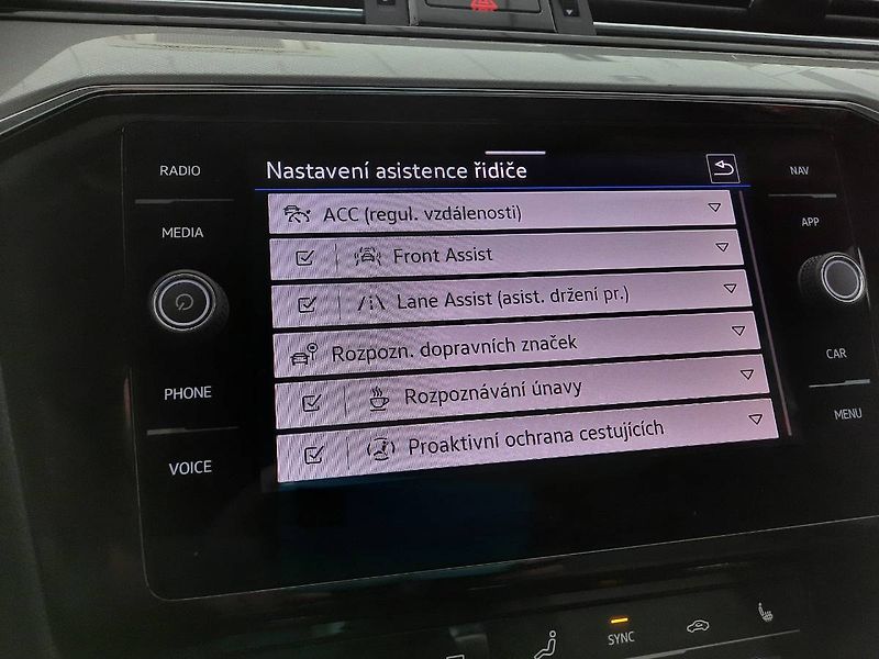 Volkswagen Passat Variant (2023) 2.0 TDI (110kW/150k) DSG, Busi - fotka 19 z 27