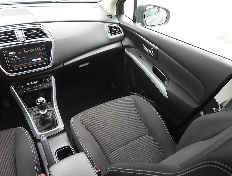 Suzuki SX4 S-Cross (2020) 1.4 BoosterJet, Serv.kniha - fotka 8 z 20