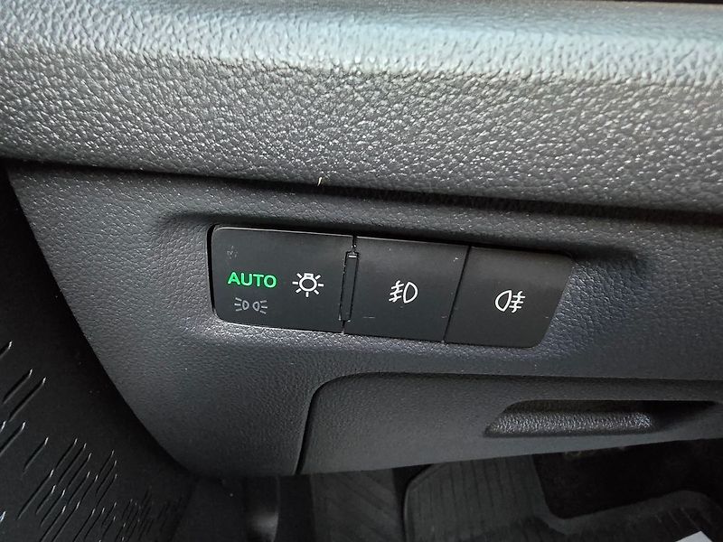 Škoda Octavia 2.0TDi DSG 1.Maj. ČR - DPH - fotka 25 z 40