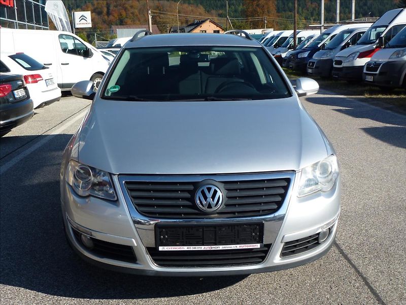 Volkswagen Passat 2,0 TDi  Comfort - fotka 4 z 49