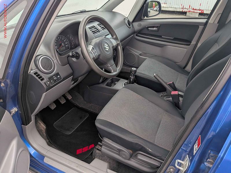 Suzuki SX4 (2007) 1.6 i 4x4, AC - fotka 9 z 14