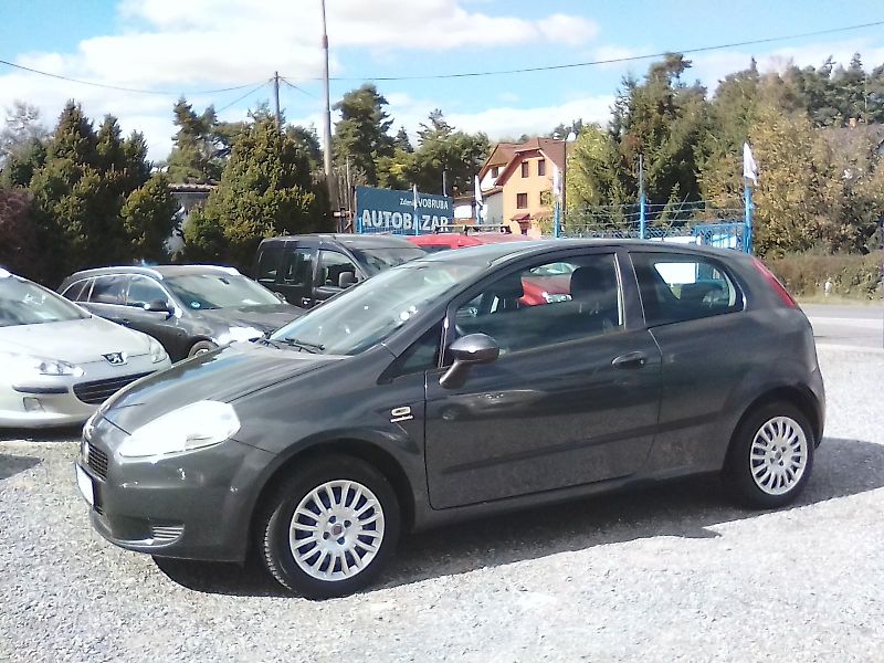 Fiat Punto (2010) 1.2i , 2.majitel - fotka 2 z 32
