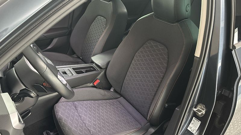 Seat Leon 2.0 TDI DSG FR Sporstourer - fotka 15 z 27