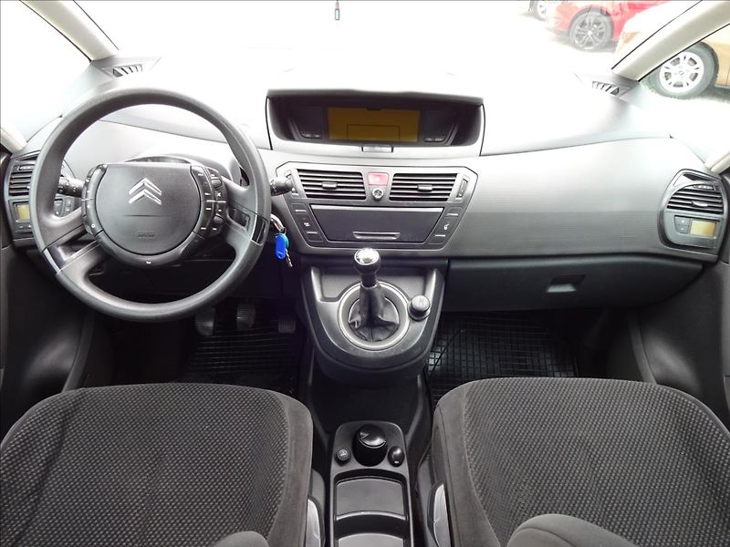 Citroën C4 Picasso 1,6HDI 80kW - fotka 32 z 44