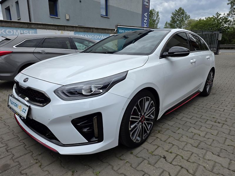 Kia Pro_Ceed 1.6-PANORAMA-GT-150kw - fotka 4 z 13