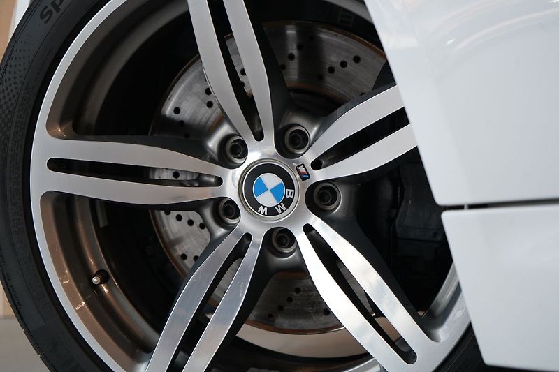 BMW M6 Cabrio, V10,Head-up,Soft-close - fotka 15 z 41