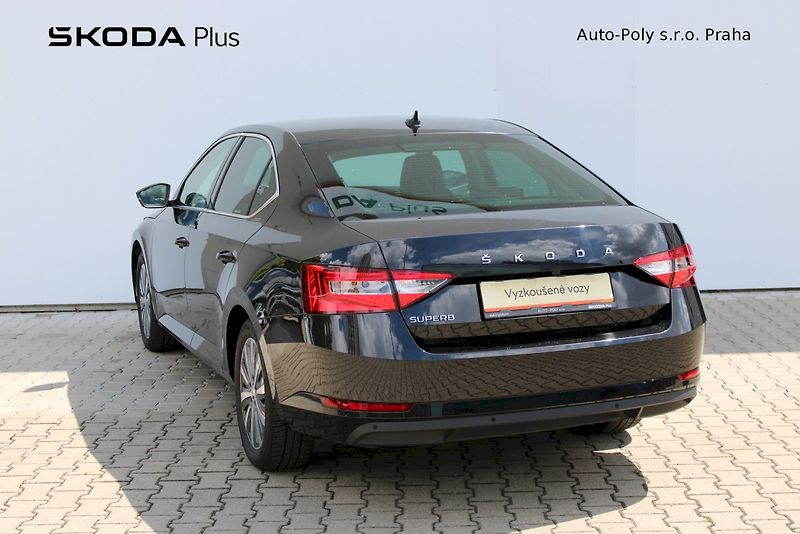 Škoda Superb (2023) 2.0 TDI 110 kW Style - fotka 7 z 25