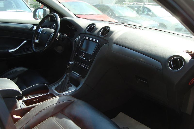 Ford Mondeo (2011) 2.0TDCi,AUT, Najeto 93Tis.km ! - fotka 44 z 75