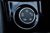 Peugeot 2008 (2018) 1.2 PureTech, Automat - náhled 22