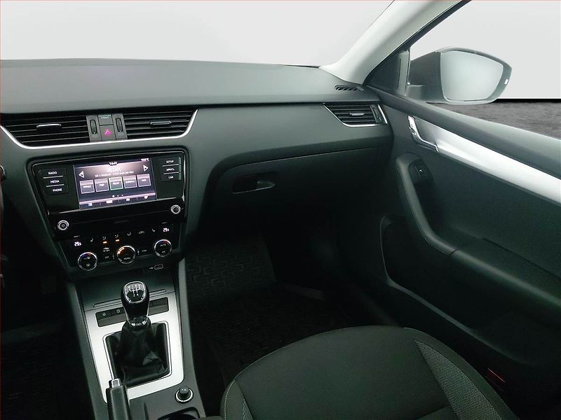 Škoda Octavia (2019) Elegance 1.6 TDI, Tempomat - fotka 8 z 18