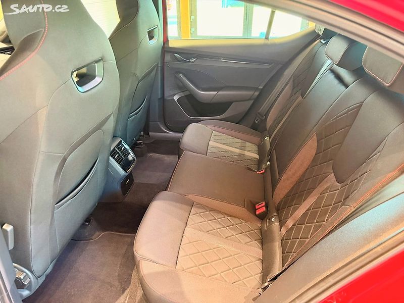 Škoda Octavia 2.0 TSi 180 Kw DSG RS - fotka 22 z 30