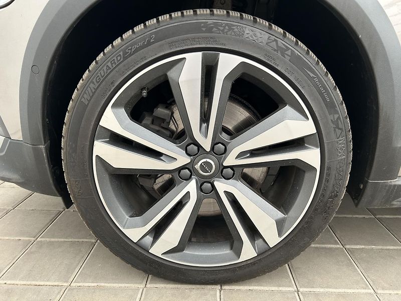 Volvo V60 2.0  B4 4x4 Cross Country PRO - fotka 10 z 25
