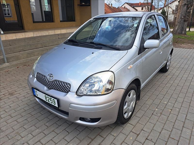 Toyota Yaris 1,4 D-4D - fotka 4 z 39