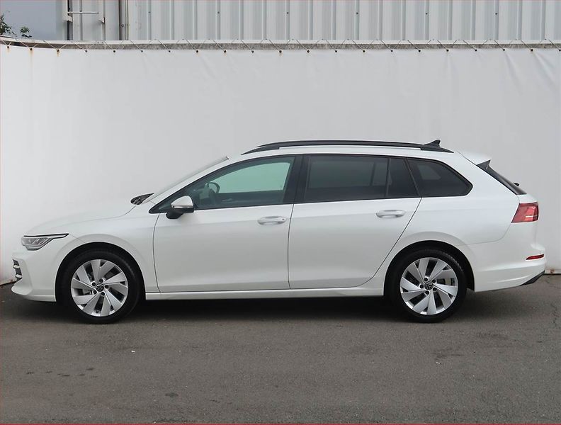 Volkswagen Golf (2025) 1.5 TSI, Full Led,Kamera - fotka 3 z 23