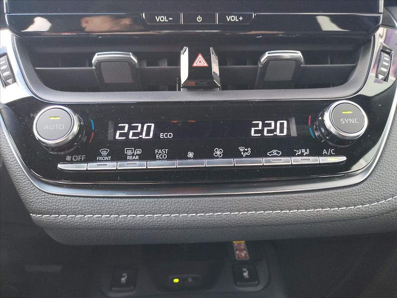 Toyota Corolla 1.8 HYBRID e-CVT  TS COMFORT T - fotka 8 z 16