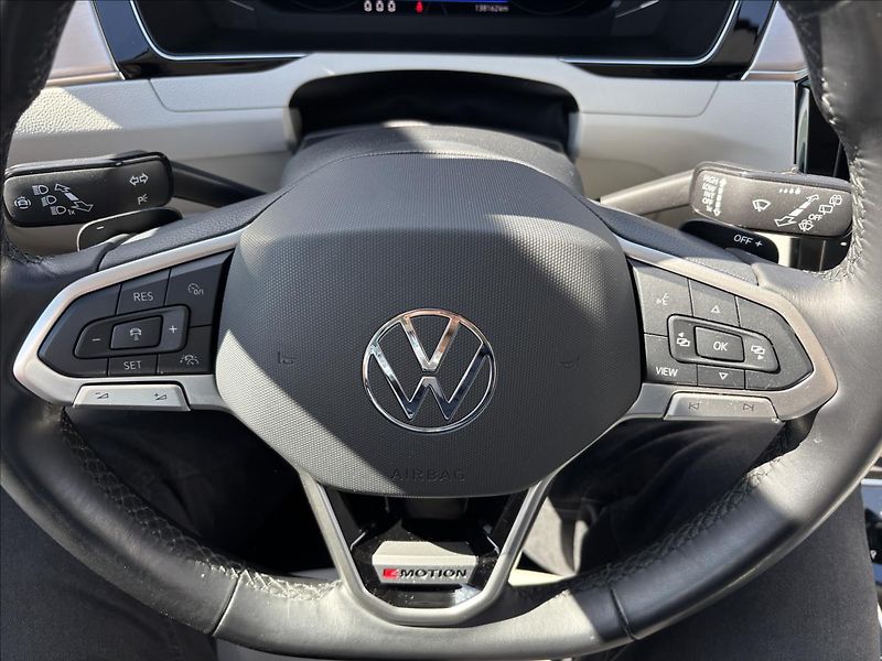 Volkswagen Passat 2,0 TDI 147kW 4MOT DSG - fotka 21 z 31