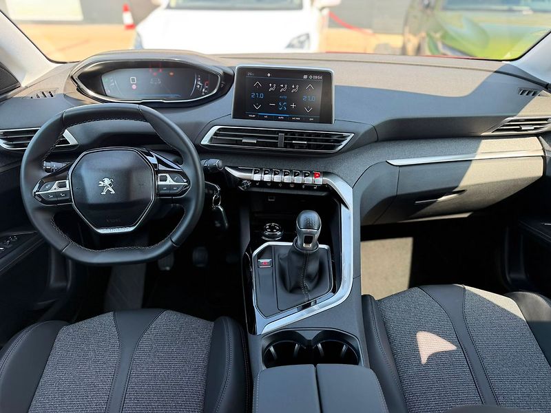 Peugeot 3008 ALLURE 1.5BHDi 130 MAN6 7.231k - fotka 19 z 29