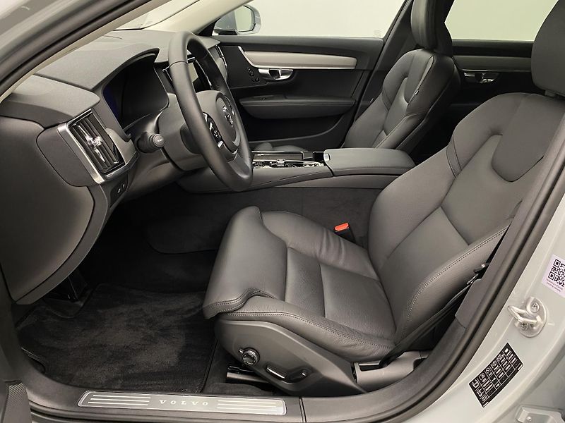 Volvo V90 T6 AWD RECHARGE REZERVACE - fotka 3 z 58