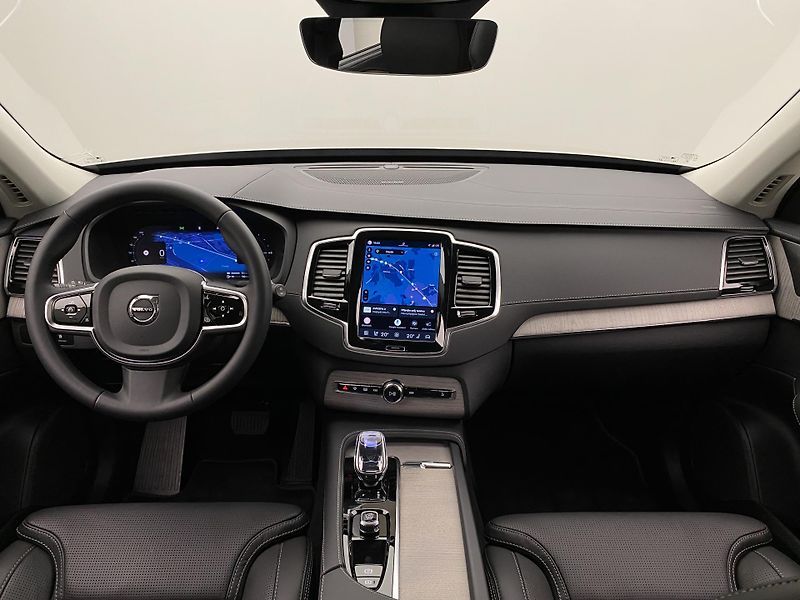 Volvo XC90 T8 AWD RECHARGE PLUS DARK CZ - fotka 2 z 73