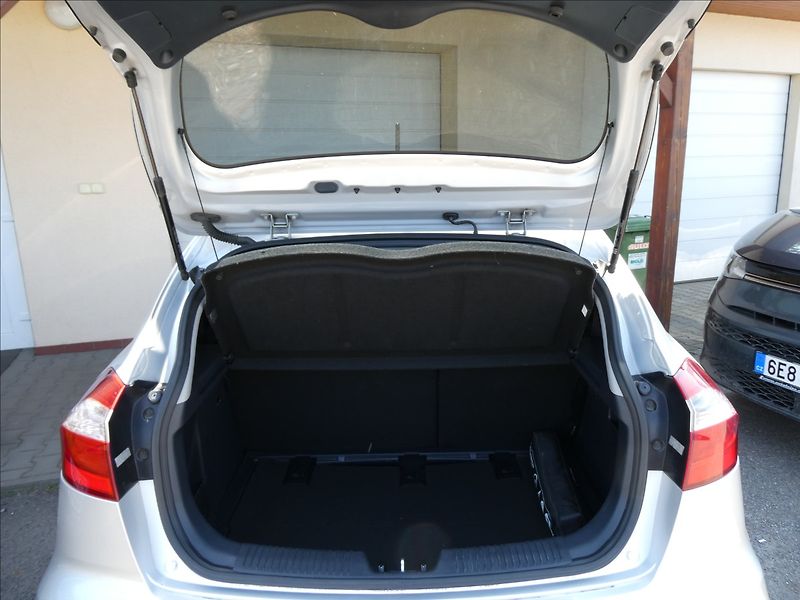Kia Rio 1,2 i 62kW serviska, NAVI - fotka 17 z 44