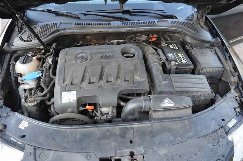 Škoda Superb (2011) 2,0 TDI - fotka 23 z 35