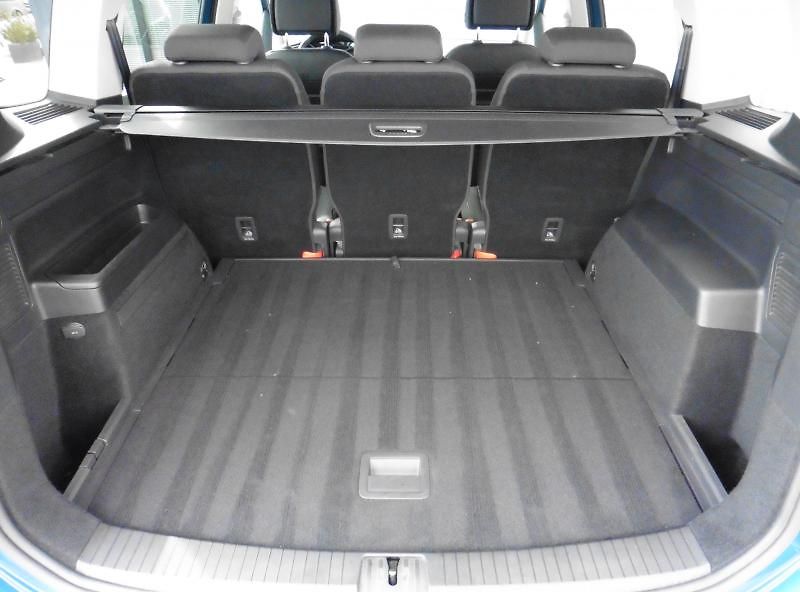 Volkswagen Touran 1.5 TSi Highline Navi - fotka 7 z 17