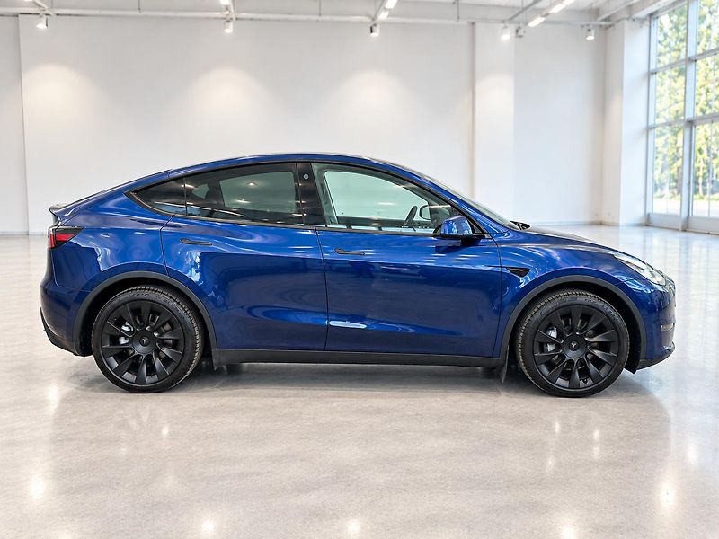 Tesla Model Y (2022) Long Dual Motor AWD-FSD-2022 - fotka 3 z 21