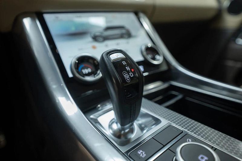 Land Rover Range Rover Sport SDV6 3.0 183 kW - fotka 20 z 49