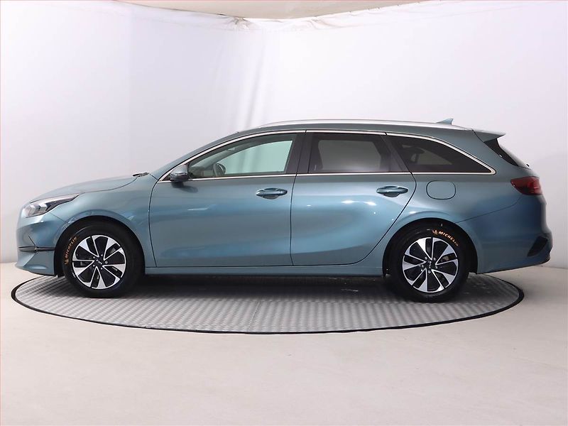Kia Ceed (2025) 1.5 T-GDI - fotka 3 z 22