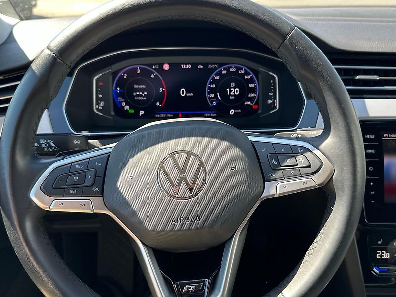 Volkswagen Passat 2,0 TDI / 147 kW 4Mot. R-line - fotka 16 z 26