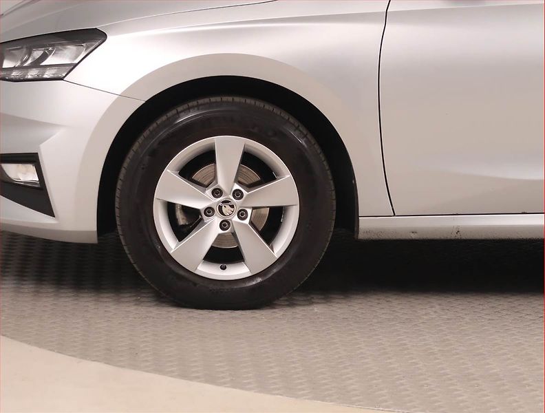 Škoda Fabia (2023) Ambition Plus 1.0, Tempomat - fotka 14 z 15
