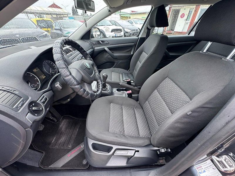 Škoda Octavia (2010) 1,4 TSI 90 KW TAŽNÉ KOLA - fotka 19 z 50
