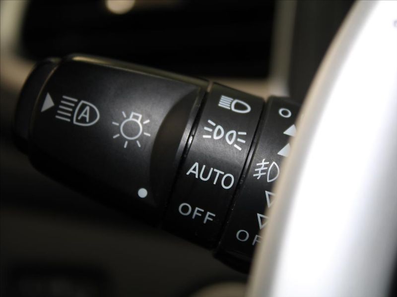 Mitsubishi L200 2,3 DI-D 127kW AT Instyle DPH - fotka 16 z 24