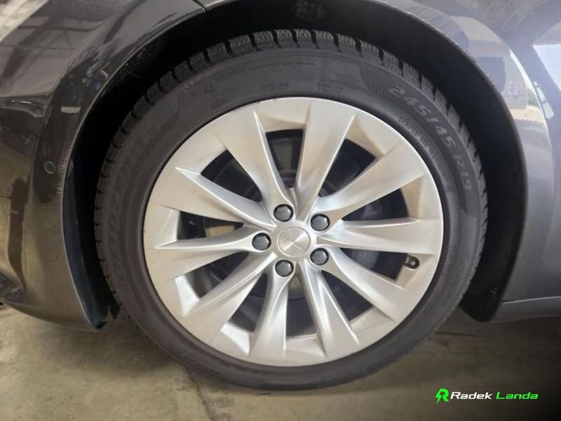 Tesla Model S (2019) 75D Raven HW3 Enhanced - fotka 15 z 23