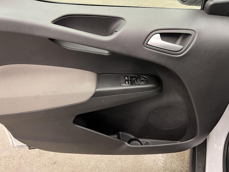 Ford Tourneo Courier 1.0 ECOBOOST 74kW - fotka 15 z 16